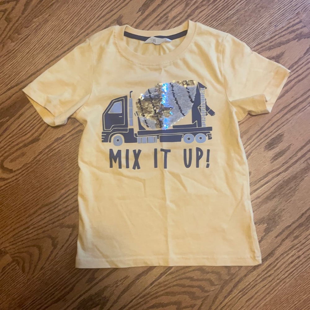 T shirt H&M size 7/8 new kids
